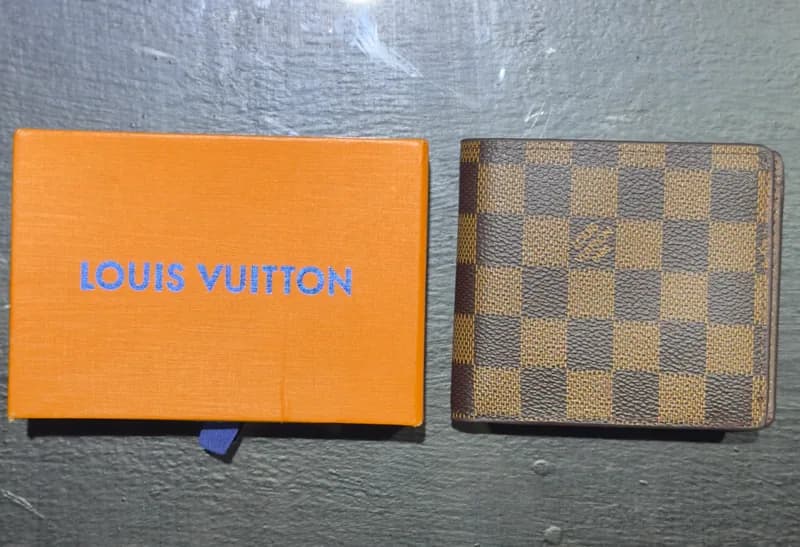 Louis Vuitton Billetera Louis Vuitton cuadros marrón — Billeteras