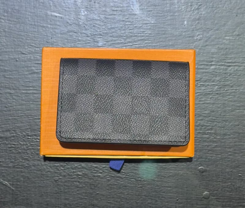 Louis Vuitton Billetera Louis Vuitton monograma negro — Billeteras