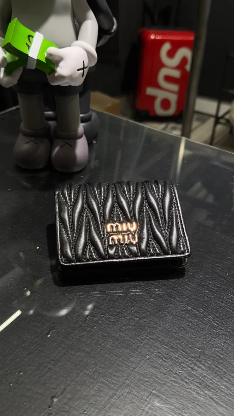 Miu Miu Billetera Miu Miu negra — Billeteras
