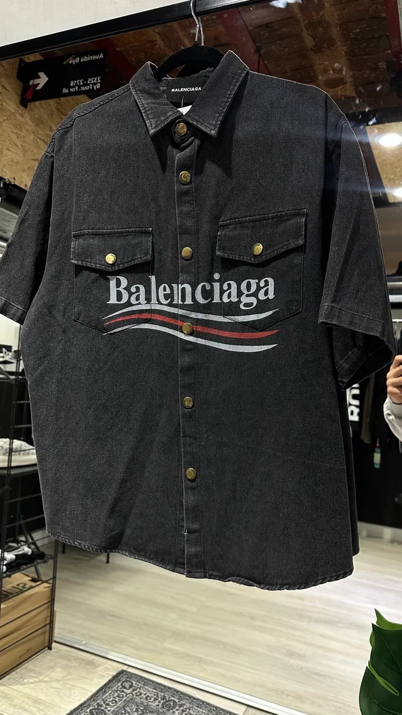 Balenciaga Conjunto Balenciaga de camisa y bermuda — Conjuntos