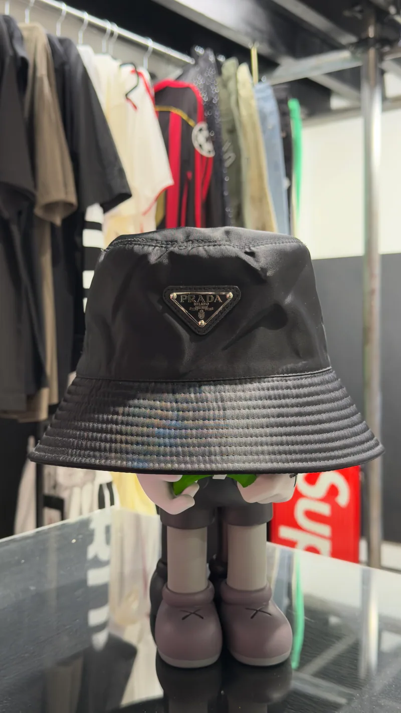 Prada Piluso Prada negro — Pilusos